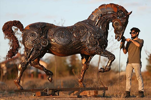 Turkish Sculptor - Cem Ozkan - Horse Metal Sculptor
